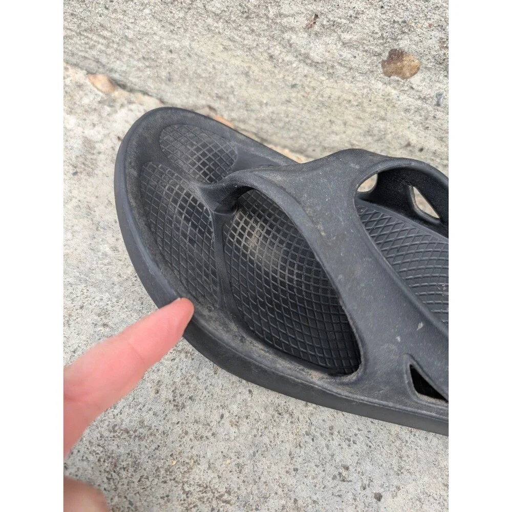 Oofos Sandals Flip Flops Recovery Thong Mens 6 Womens 8 EU 39 Black